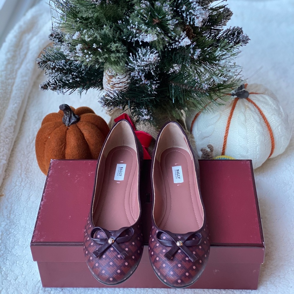 Bally Dulcina Flat in Merlot